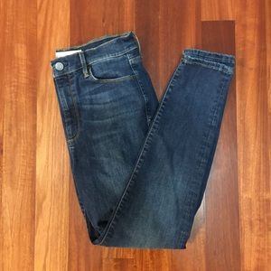 Gap true skinny high rise 29S or 8 short